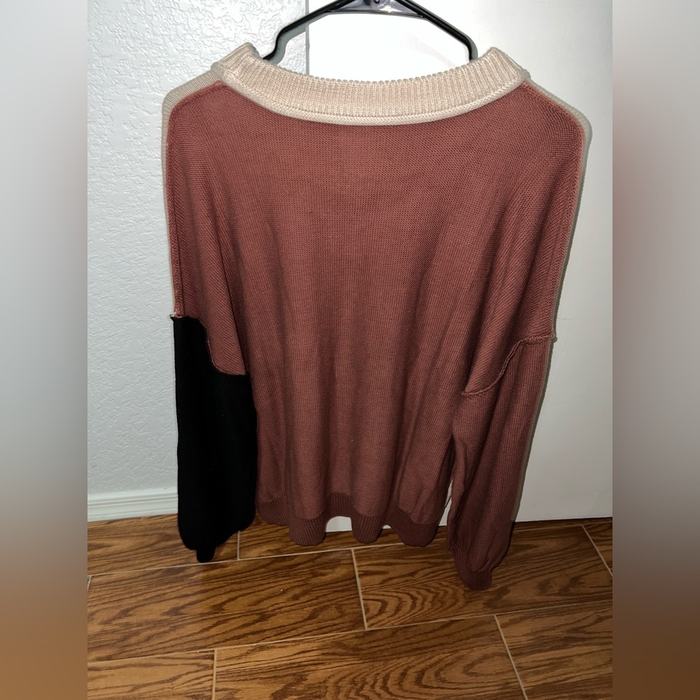 Sweater - Picture 5 of 9